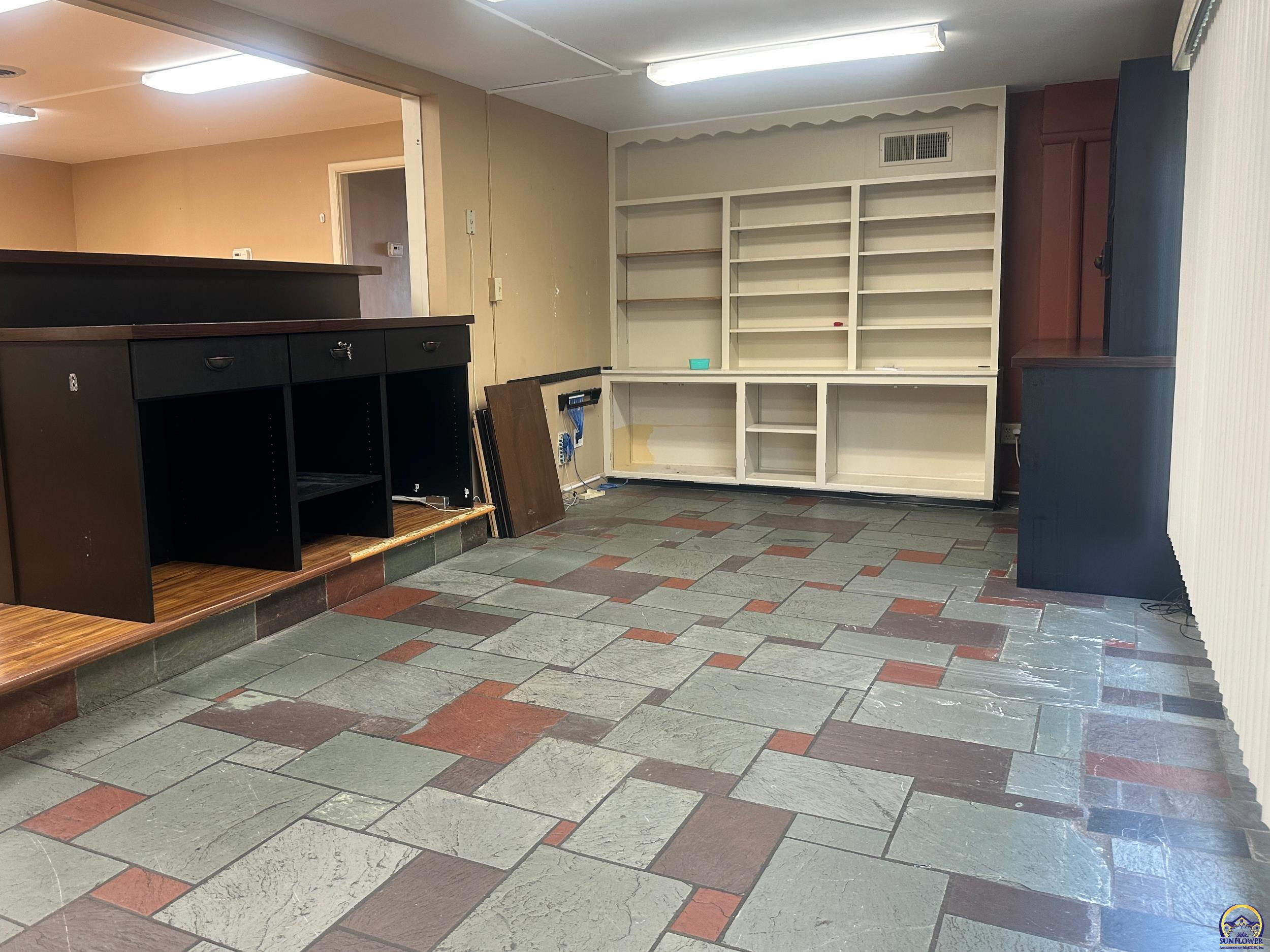 Topeka, Kansas 66605, United States, ,Residential,Active,238381