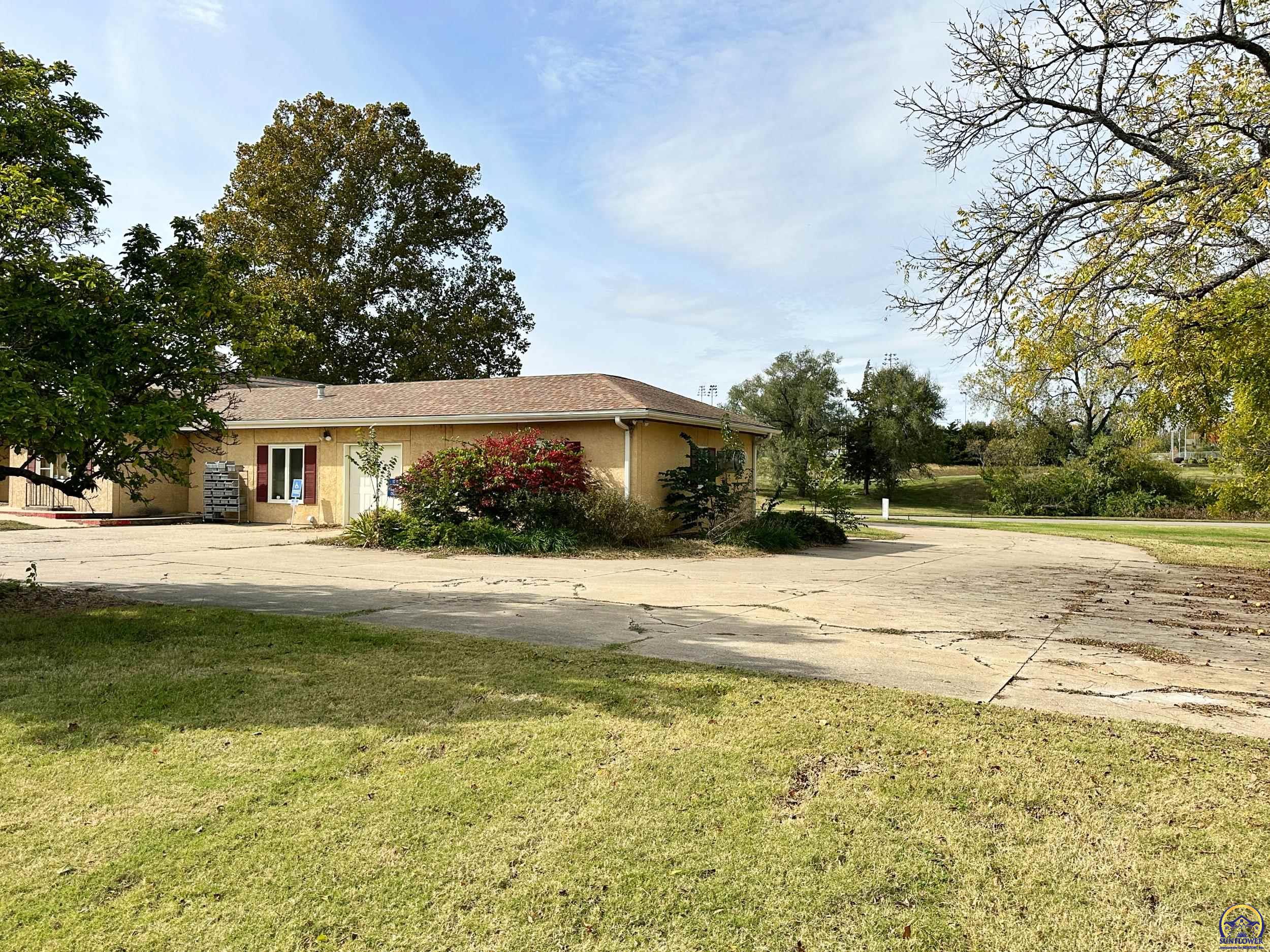 Topeka, Kansas 66605, United States, ,Residential,Active,238381