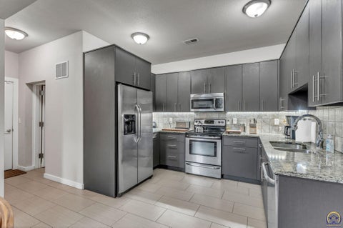 Tiny photo for 58705872 SW Woodbridge Dr, Topeka, KS 66606 (MLS # 244697)