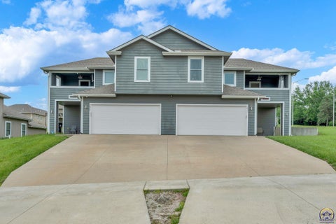 Photo of 58705872 SW Woodbridge Dr, Topeka, KS 66606 (MLS # 244697)