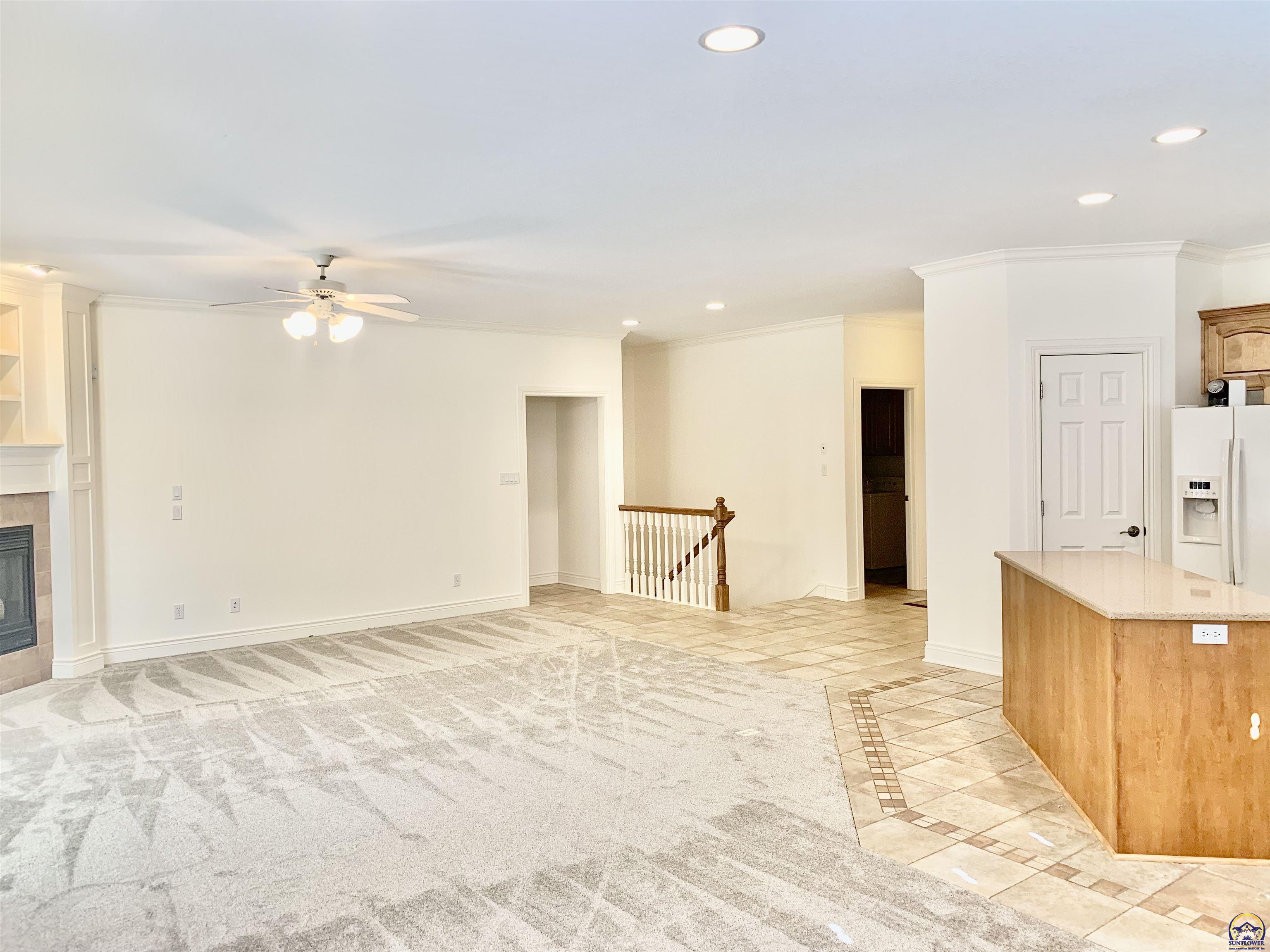 Topeka, Kansas 66614, United States, 3 Bedrooms Bedrooms, ,3 BathroomsBathrooms,Residential,Pending,70609