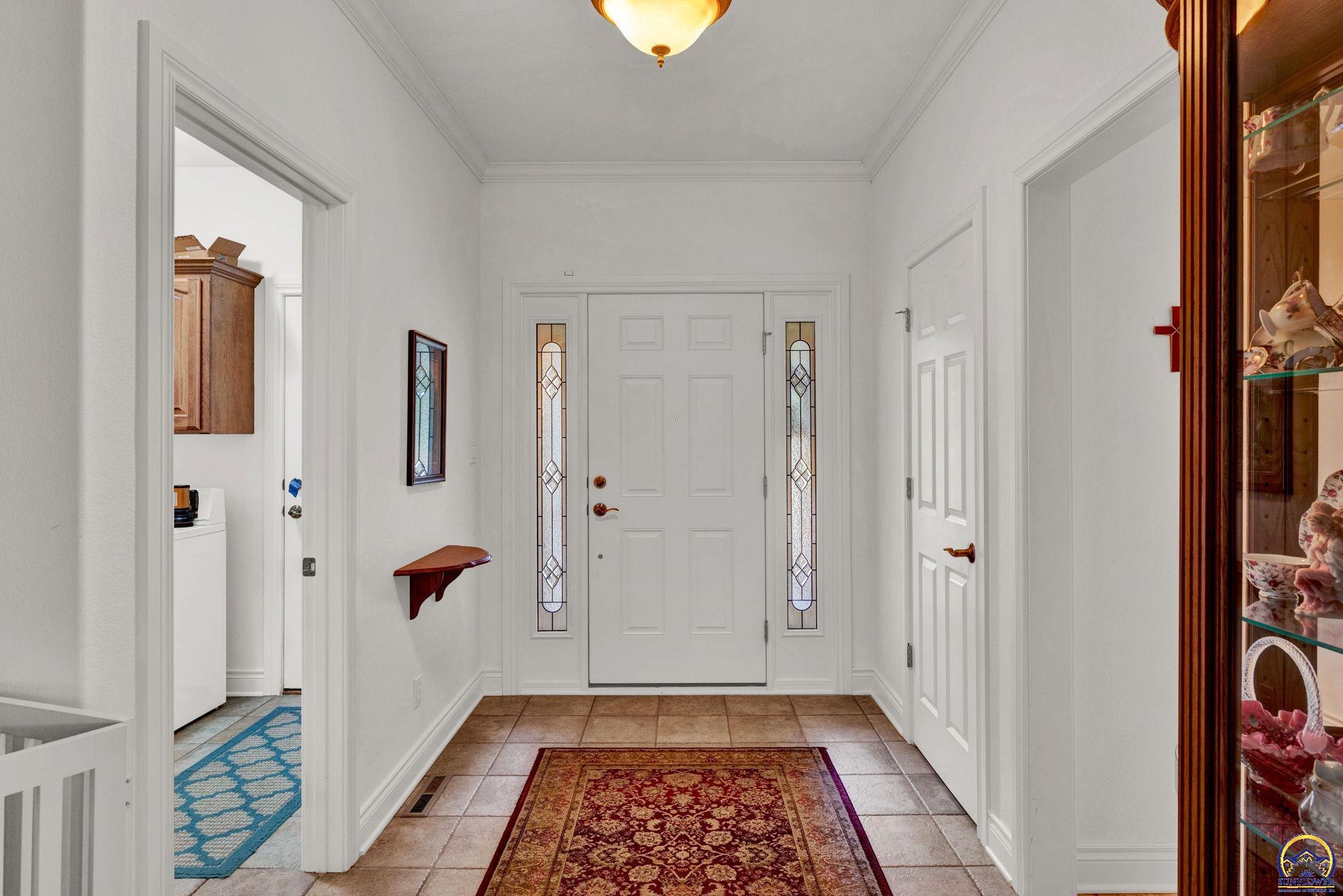 Topeka, Kansas 66614, United States, 3 Bedrooms Bedrooms, ,3 BathroomsBathrooms,Residential,Pending,70609