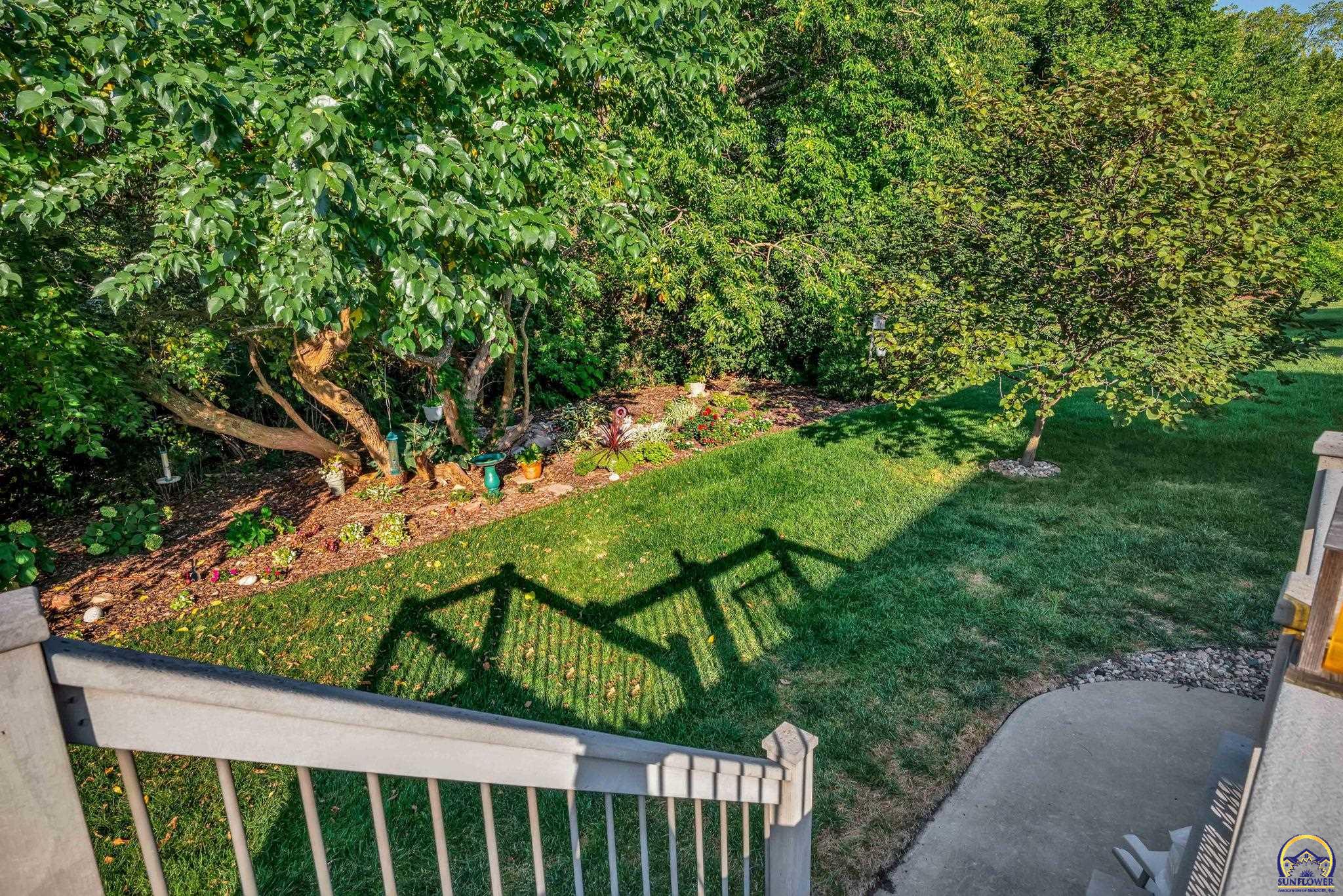 Topeka, Kansas 66614, United States, 3 Bedrooms Bedrooms, ,3 BathroomsBathrooms,Residential,Pending,70609