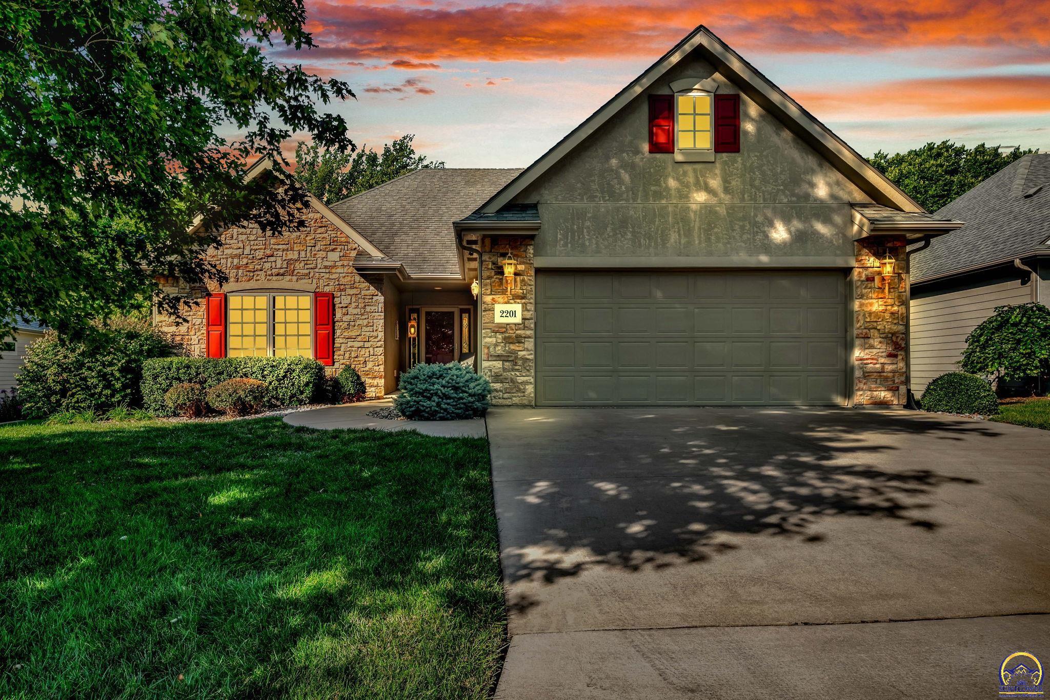 Topeka, Kansas 66614, United States, 3 Bedrooms Bedrooms, ,3 BathroomsBathrooms,Residential,Pending,70609