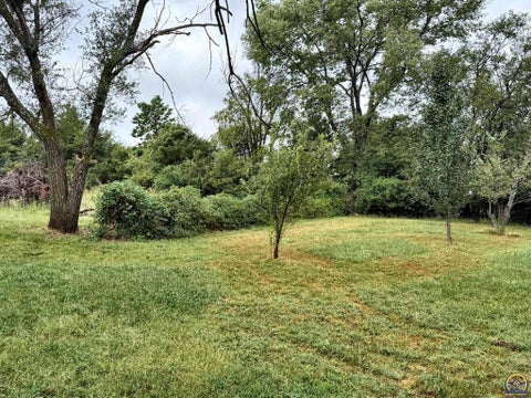 Tiny photo for 6121 NW Green Hills Rd, Topeka, KS 66618 (MLS # 246612)