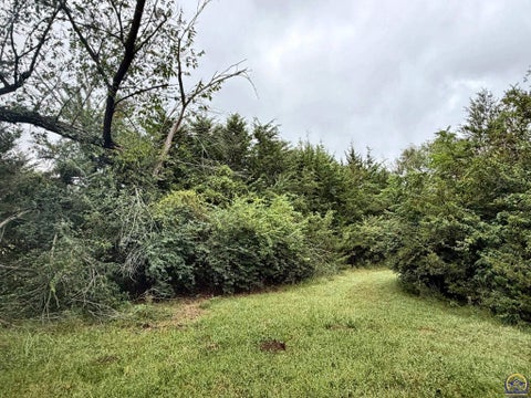 Tiny photo for 6121 NW Green Hills Rd, Topeka, KS 66618 (MLS # 246612)