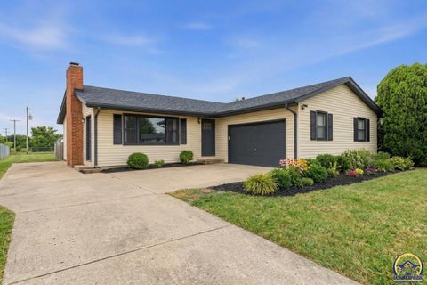 Tiny photo for 4539 NW Netherland Dr, Topeka, KS 66618 (MLS # 247077)