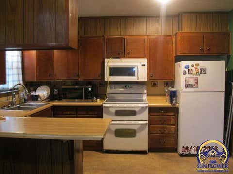 Tiny photo for 702 New York Ave, Holton, KS 66436 (MLS # 246178)