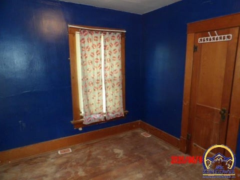 Tiny photo for 702 New York Ave, Holton, KS 66436 (MLS # 246178)