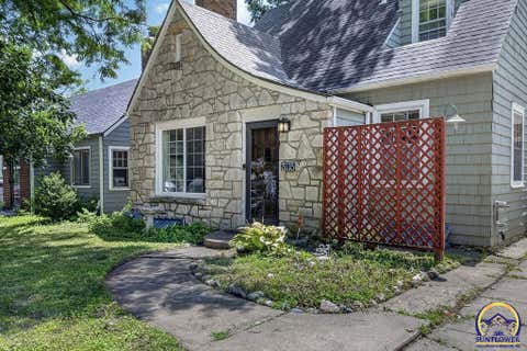 Tiny photo for 3115 SW 11th St, Topeka, KS 66604 (MLS # 245578)