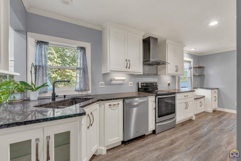 Tiny photo for 1278 SW Collins Ave, Topeka, KS 66604 (MLS # 245401)