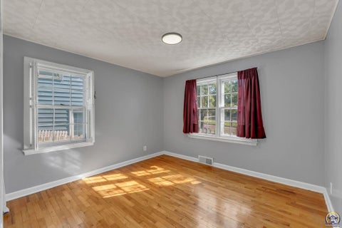 Tiny photo for 1278 SW Collins Ave, Topeka, KS 66604 (MLS # 245401)