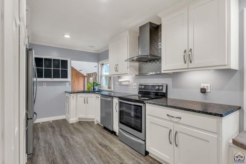 Tiny photo for 1278 SW Collins Ave, Topeka, KS 66604 (MLS # 245401)