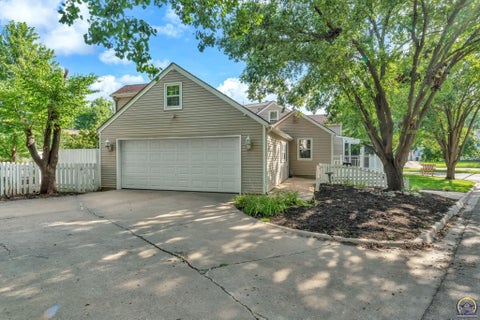 Tiny photo for 1278 SW Collins Ave, Topeka, KS 66604 (MLS # 245401)