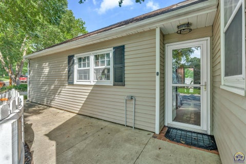 Tiny photo for 1278 SW Collins Ave, Topeka, KS 66604 (MLS # 245401)