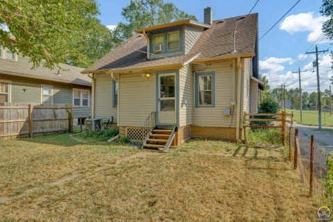 Tiny photo for 1710 SW 1st St, Topeka, KS 66606 (MLS # 246540)