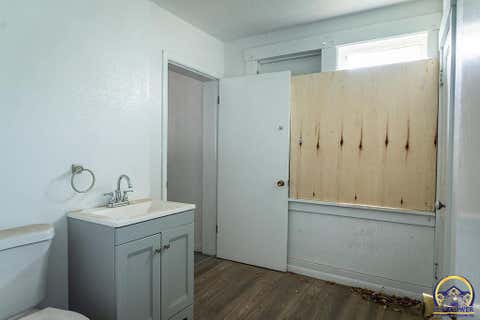 Tiny photo for 1435 SE Madison St, Topeka, KS 66607 (MLS # 244942)