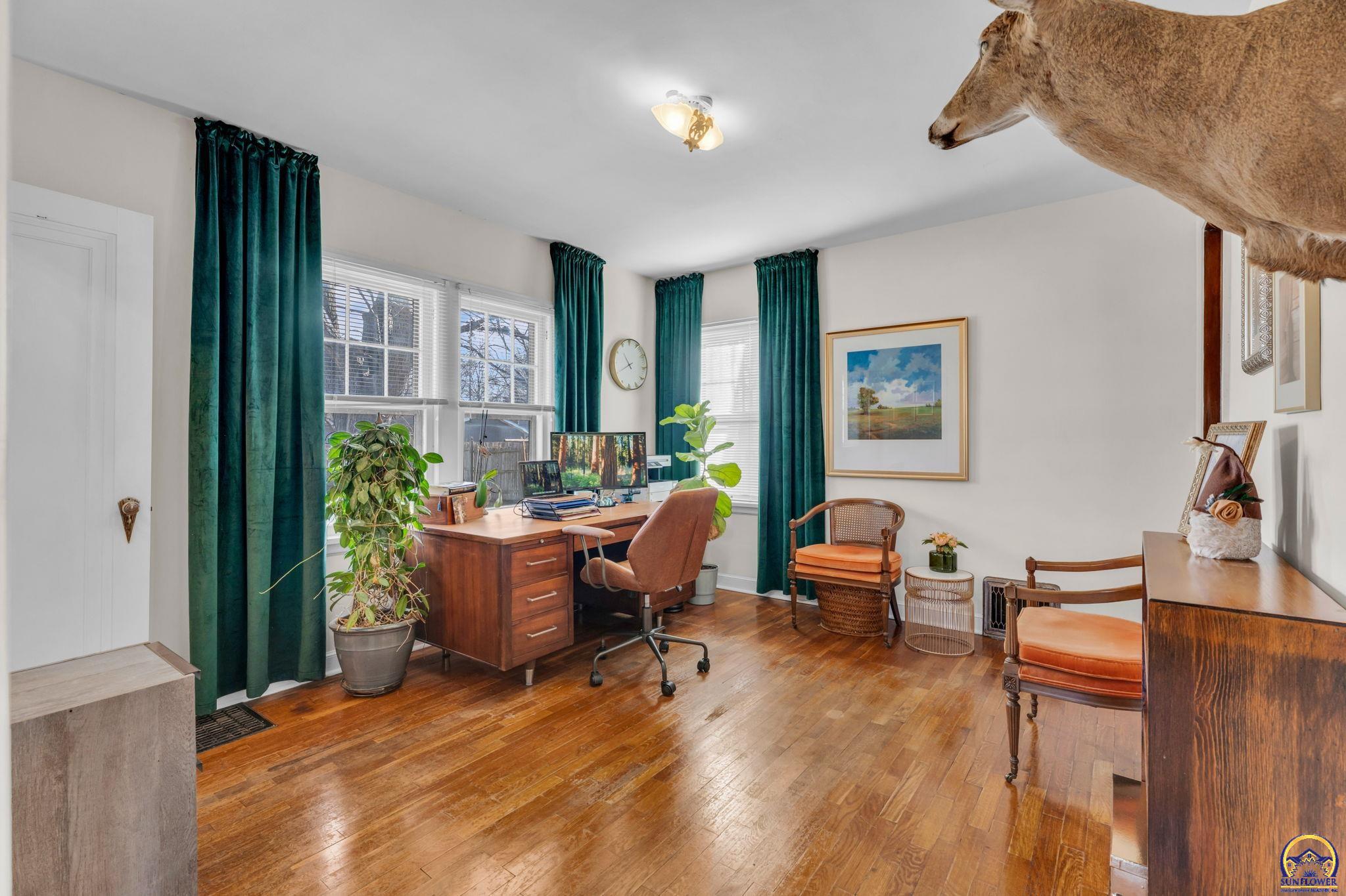 Topeka, Kansas 66604, United States, 3 Bedrooms Bedrooms, ,2 BathroomsBathrooms,Residential,Pending,254001