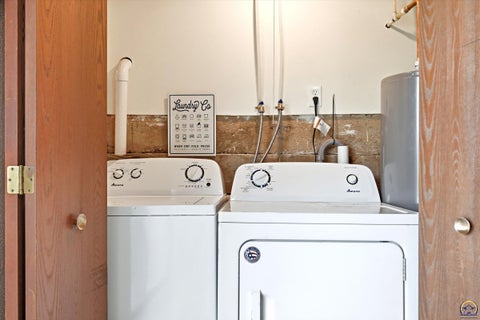 Tiny photo for 3014 SW Eveningside Dr, Topeka, KS 66614 (MLS # 246573)