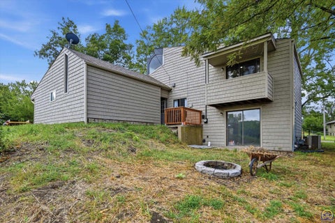 Tiny photo for 3014 SW Eveningside Dr, Topeka, KS 66614 (MLS # 246573)