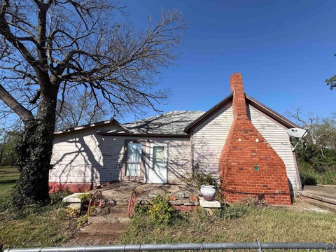 Photo of 210 W Depot St, Buffalo, KS 66717 (MLS # 246944)