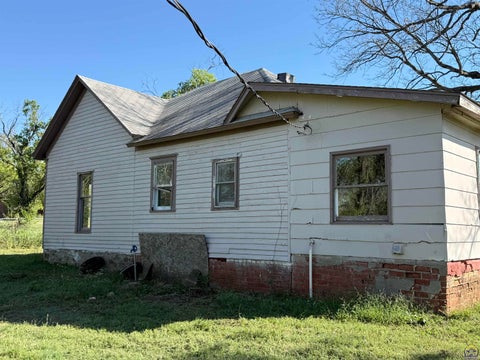 Tiny photo for 210 W Depot St, Buffalo, KS 66717 (MLS # 246944)