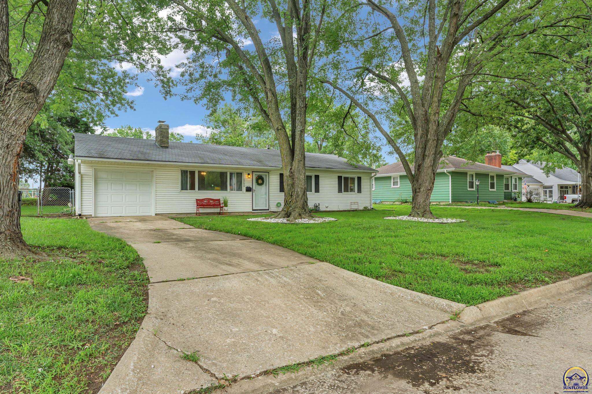 1700 SW Seabrook AVE