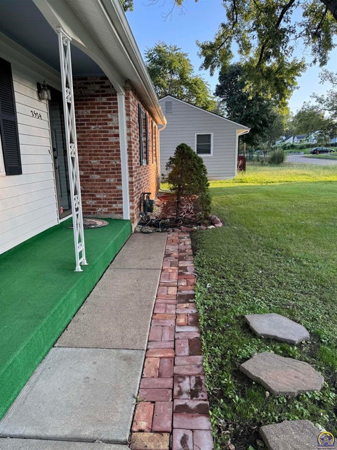 Tiny photo for 2524 SE Indiana Ave, Topeka, KS 66605 (MLS # 246730)