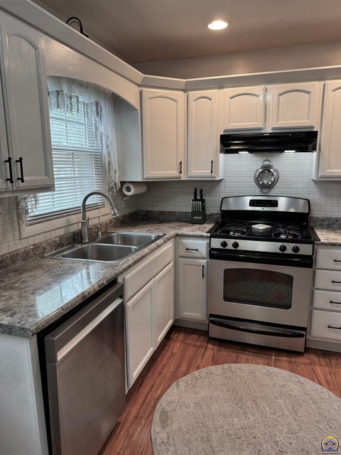 Tiny photo for 2524 SE Indiana Ave, Topeka, KS 66605 (MLS # 246730)