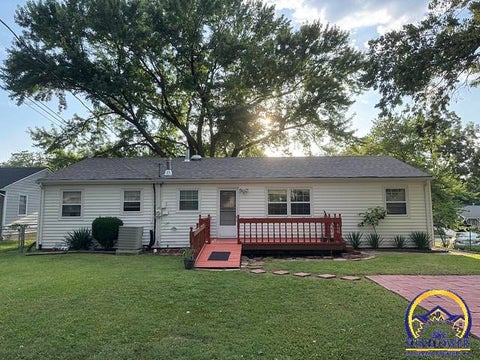 Tiny photo for 2524 SE Indiana Ave, Topeka, KS 66605 (MLS # 246730)