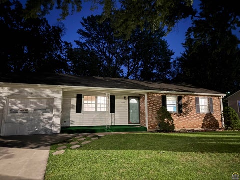 Tiny photo for 2524 SE Indiana Ave, Topeka, KS 66605 (MLS # 246730)