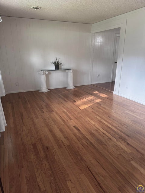 Tiny photo for 2524 SE Indiana Ave, Topeka, KS 66605 (MLS # 246730)