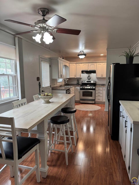 Tiny photo for 2524 SE Indiana Ave, Topeka, KS 66605 (MLS # 246730)