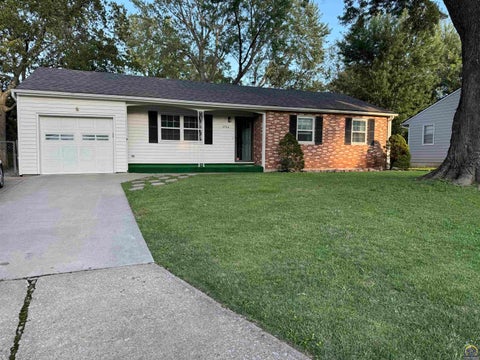 Photo of 2524 SE Indiana Ave, Topeka, KS 66605 (MLS # 246730)