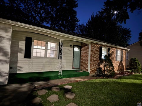 Tiny photo for 2524 SE Indiana Ave, Topeka, KS 66605 (MLS # 246730)