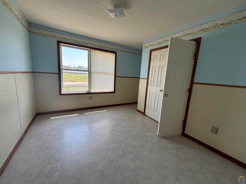 Tiny photo for 1310 Housatonic Street, Burlington, KS 66839 (MLS # 246336)