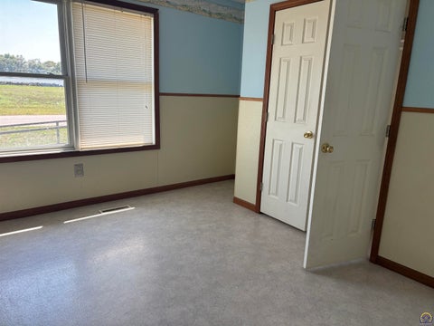 Tiny photo for 1310 Housatonic Street, Burlington, KS 66839 (MLS # 246336)