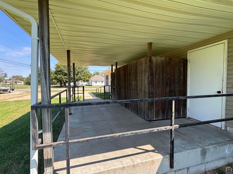 Tiny photo for 1310 Housatonic Street, Burlington, KS 66839 (MLS # 246336)