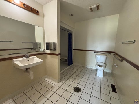 Tiny photo for 1310 Housatonic Street, Burlington, KS 66839 (MLS # 246336)