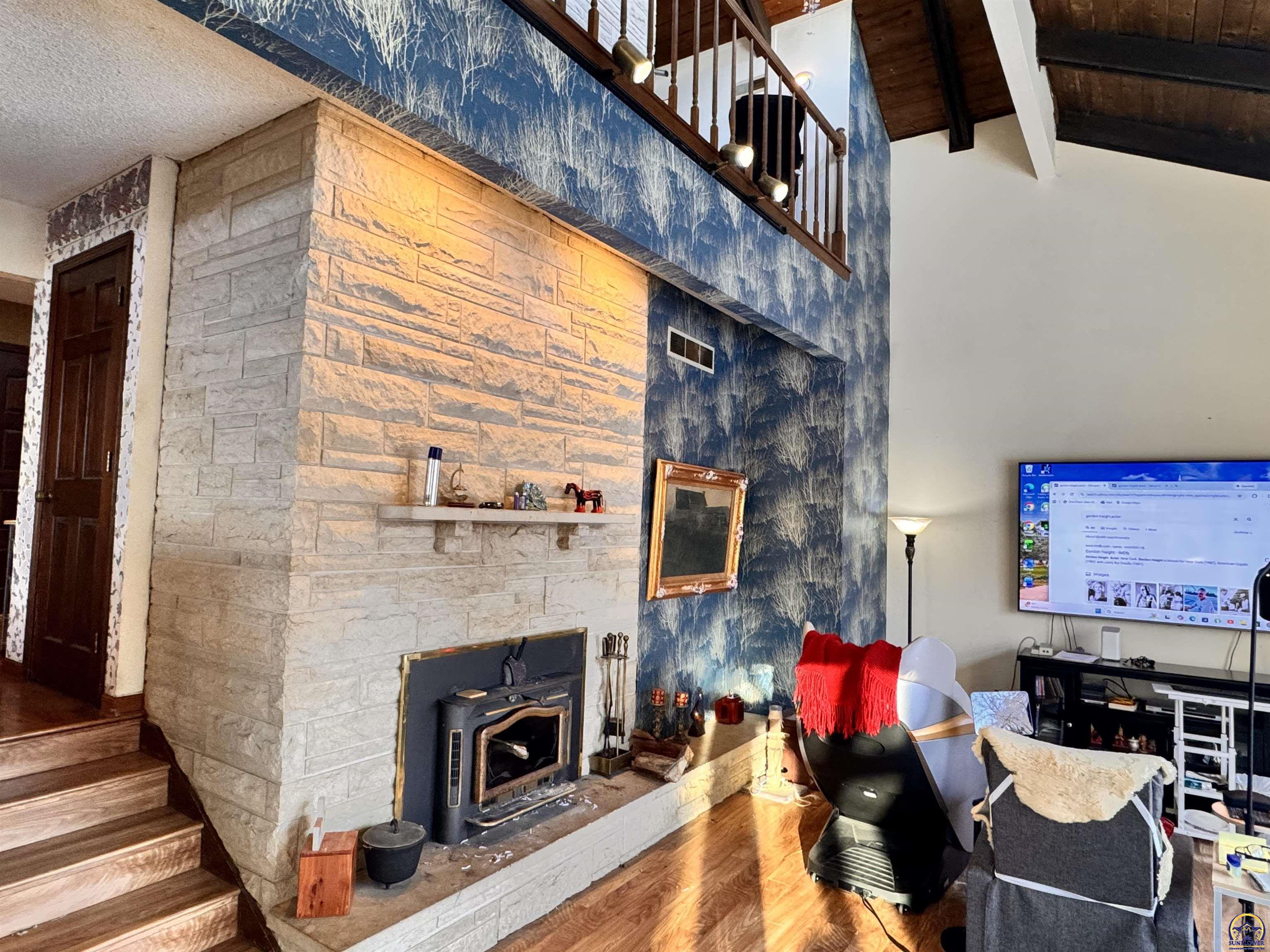 Topeka, Kansas 66611, United States, 5 Bedrooms Bedrooms, ,4 BathroomsBathrooms,Residential,Active,252420