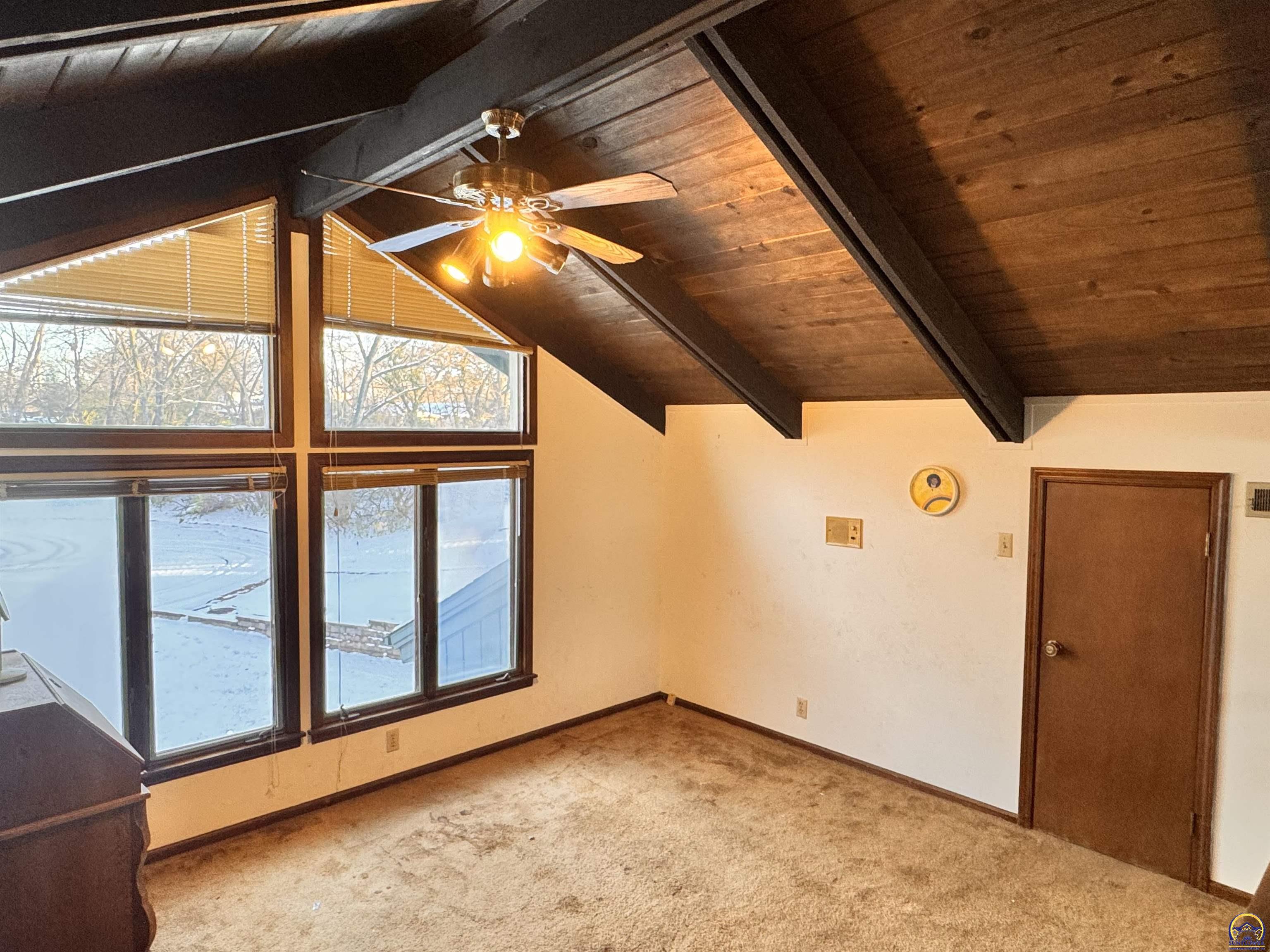 Topeka, Kansas 66611, United States, 5 Bedrooms Bedrooms, ,4 BathroomsBathrooms,Residential,Active,252420