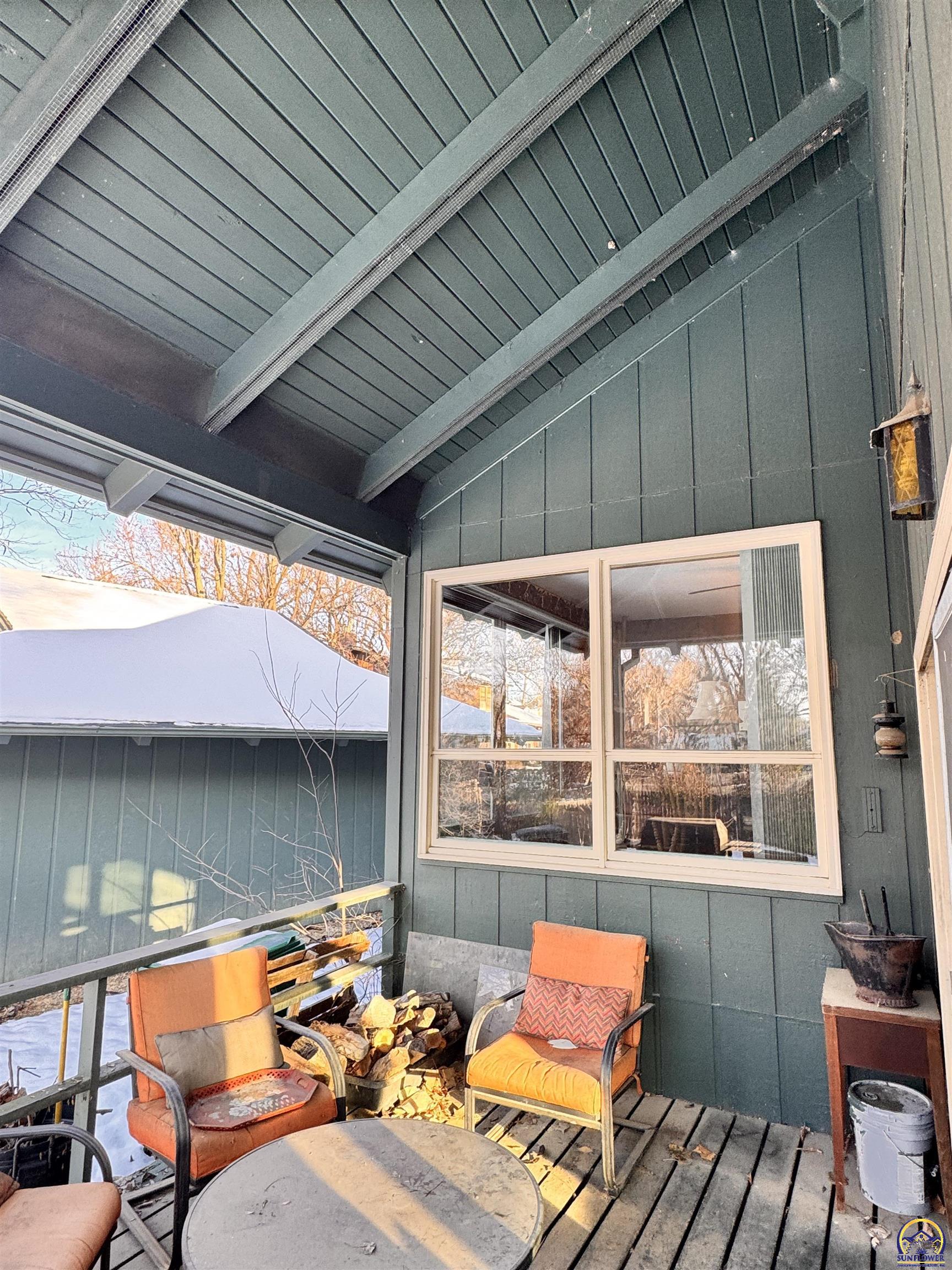 Topeka, Kansas 66611, United States, 5 Bedrooms Bedrooms, ,4 BathroomsBathrooms,Residential,Active,252420