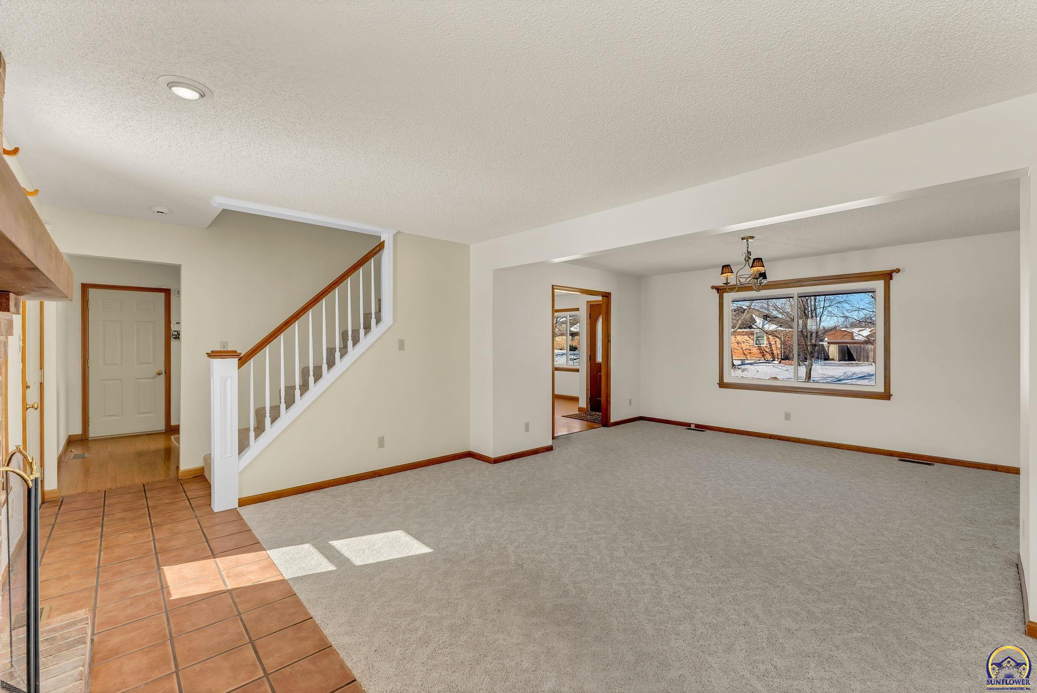 Topeka, Kansas 66610, United States, 3 Bedrooms Bedrooms, ,3 BathroomsBathrooms,Residential,Active,84879