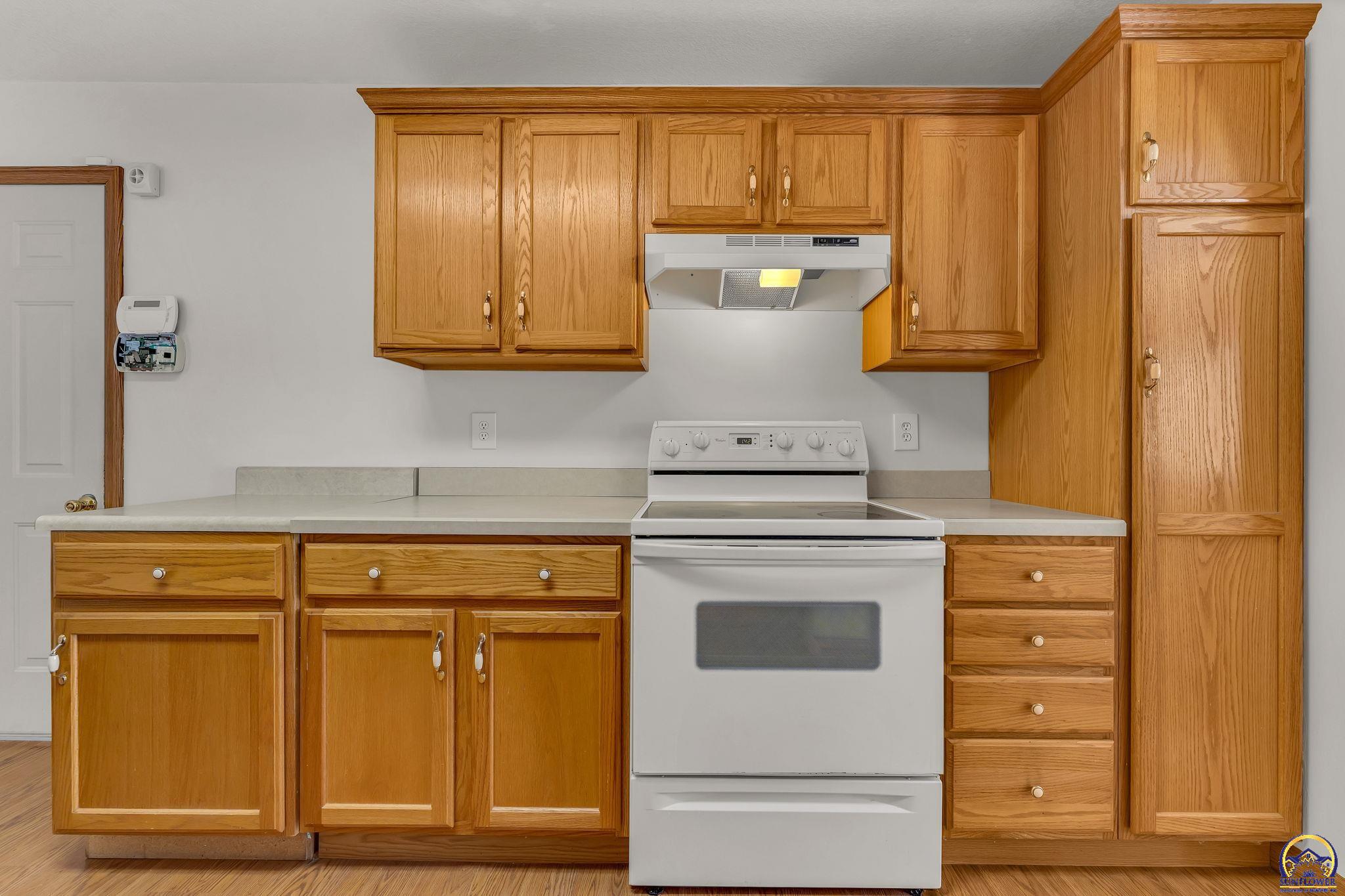 Topeka, Kansas 66610, United States, 3 Bedrooms Bedrooms, ,3 BathroomsBathrooms,Residential,Active,84879