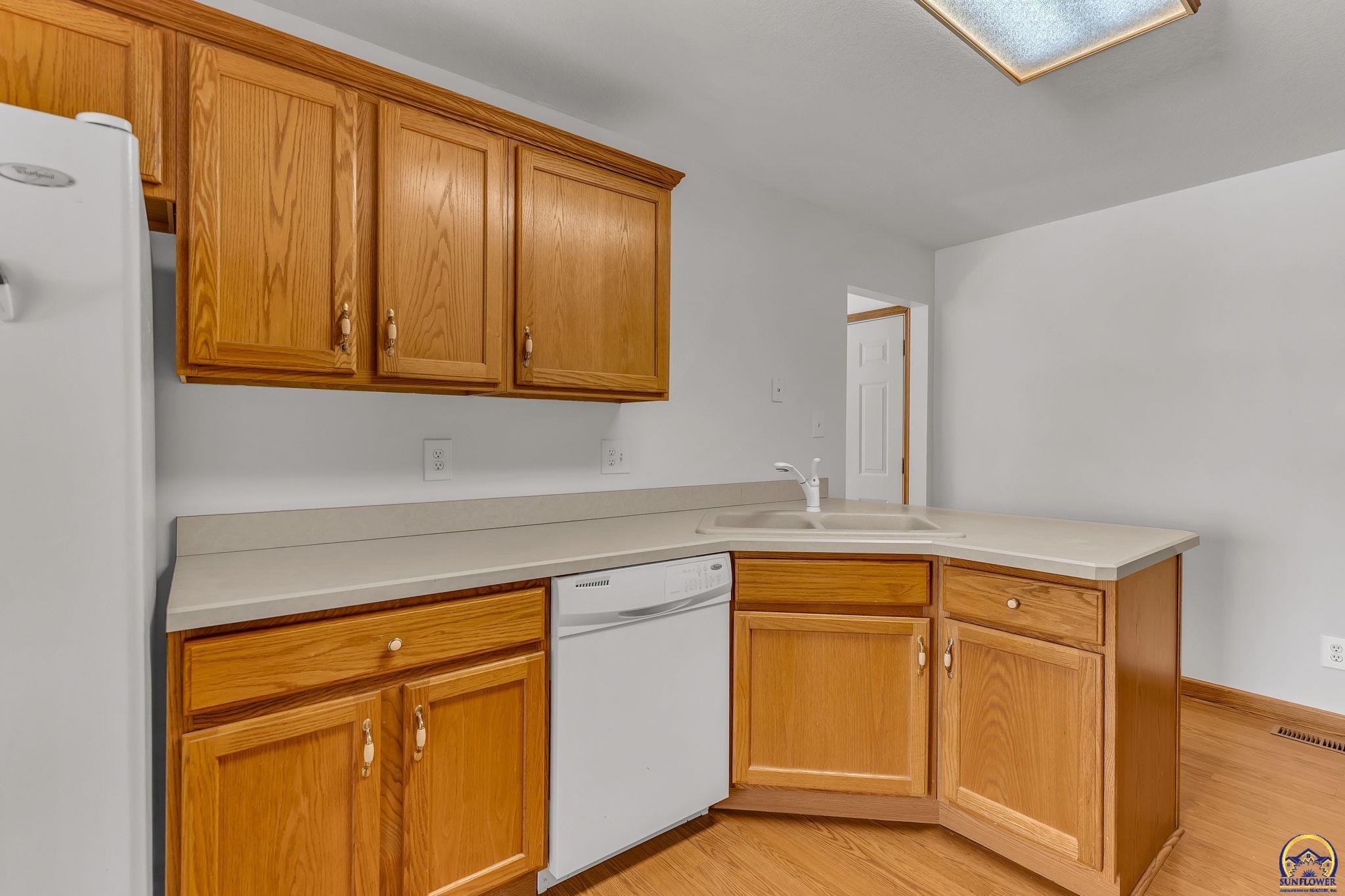 Topeka, Kansas 66610, United States, 3 Bedrooms Bedrooms, ,3 BathroomsBathrooms,Residential,Active,84879