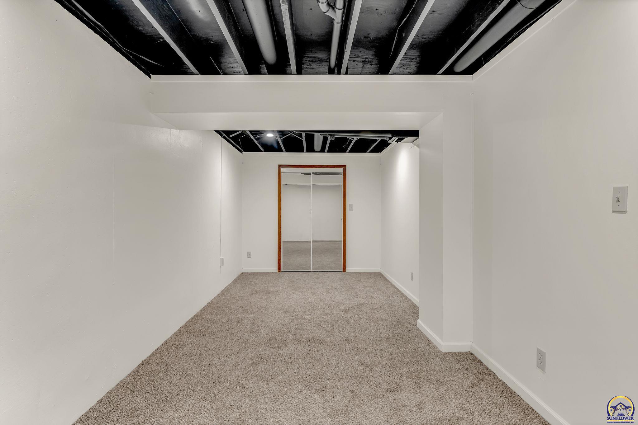 Topeka, Kansas 66610, United States, 3 Bedrooms Bedrooms, ,3 BathroomsBathrooms,Residential,Active,84879