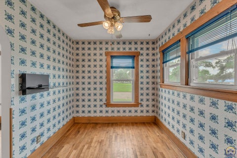 Tiny photo for 3324 SW Front St, Topeka, KS 66606 (MLS # 244917)