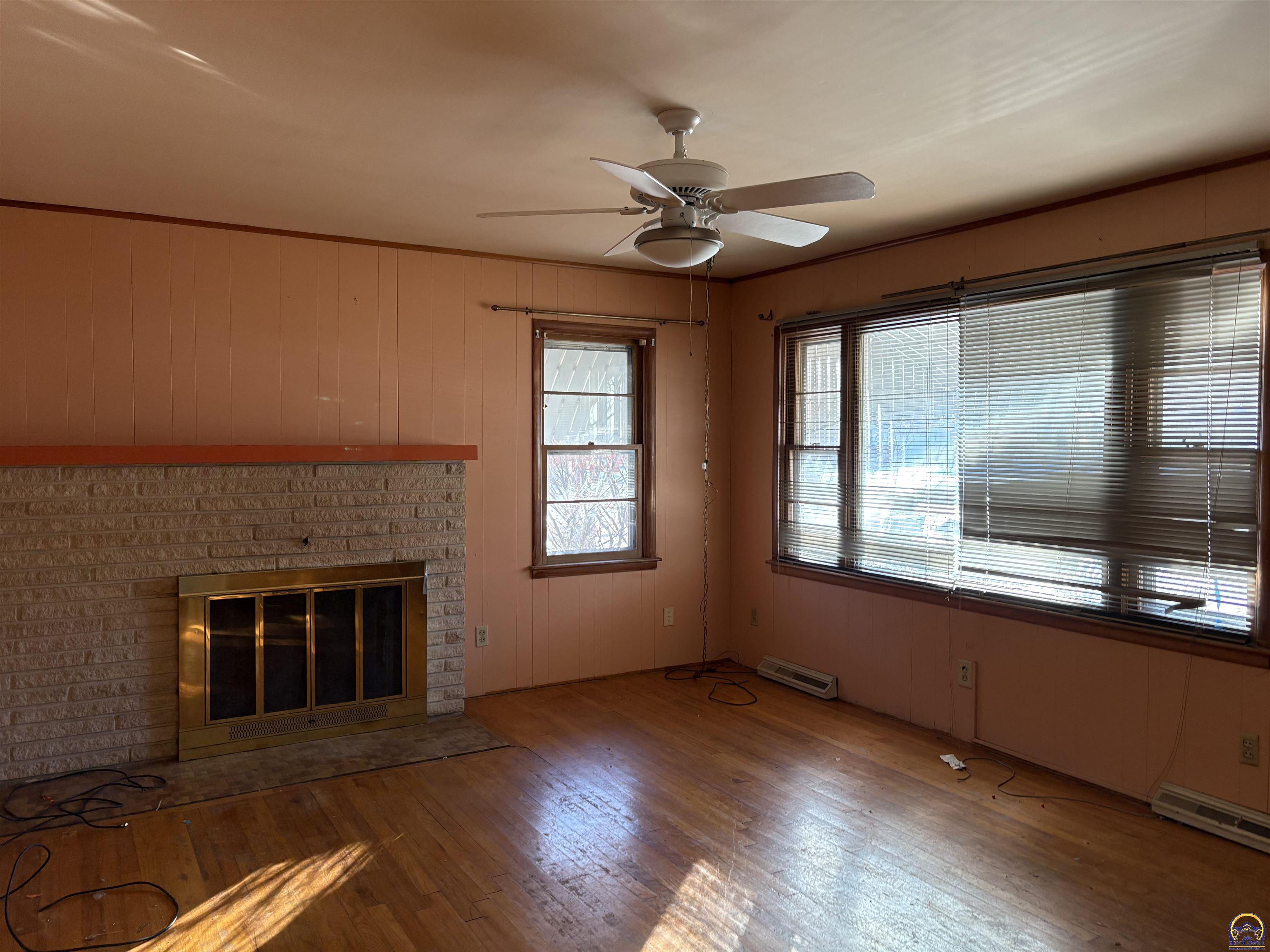 Topeka, Kansas 66604, United States, 2 Bedrooms Bedrooms, ,2 BathroomsBathrooms,Residential,Pending,9791