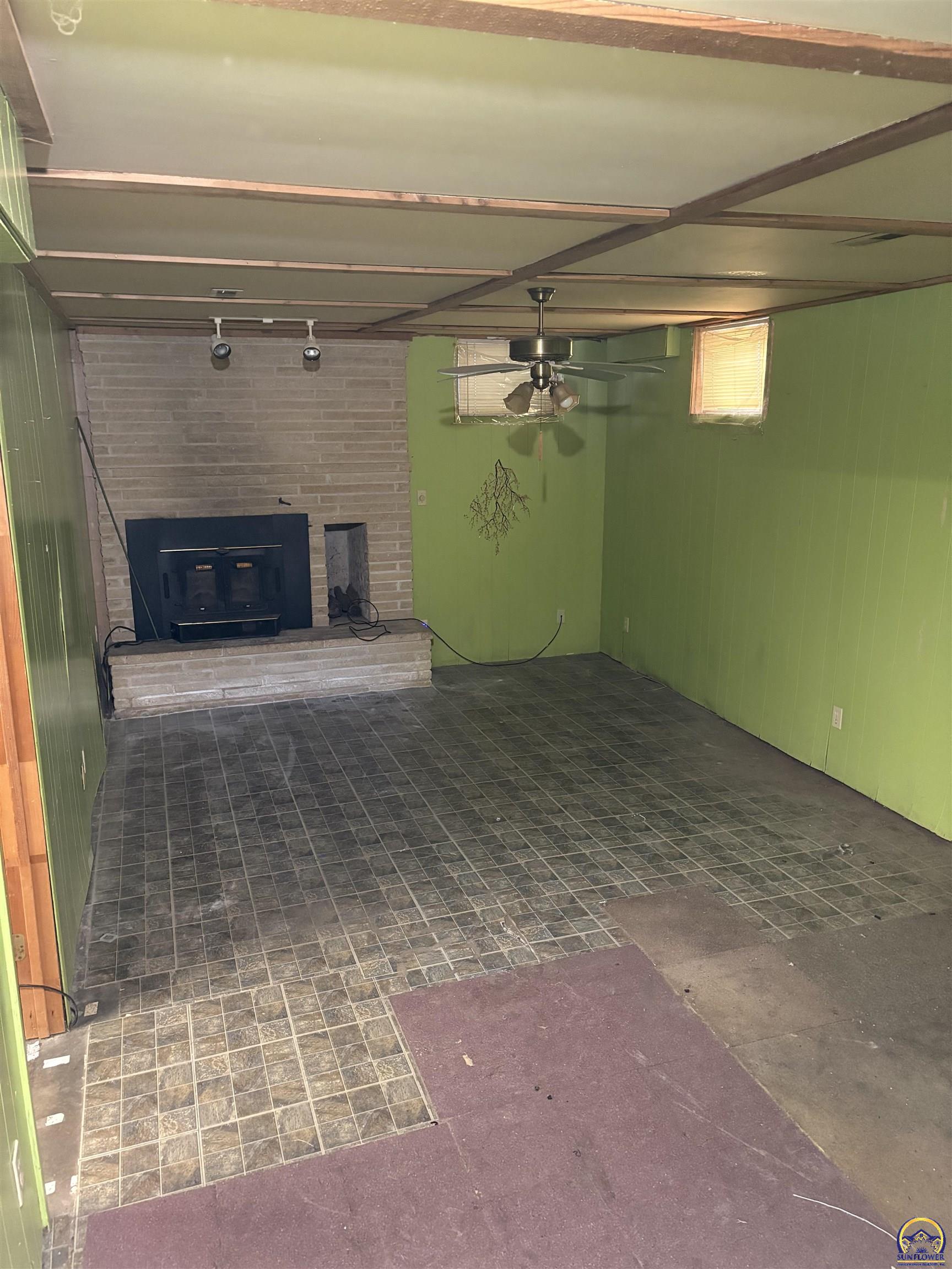 Topeka, Kansas 66604, United States, 2 Bedrooms Bedrooms, ,2 BathroomsBathrooms,Residential,Pending,9791