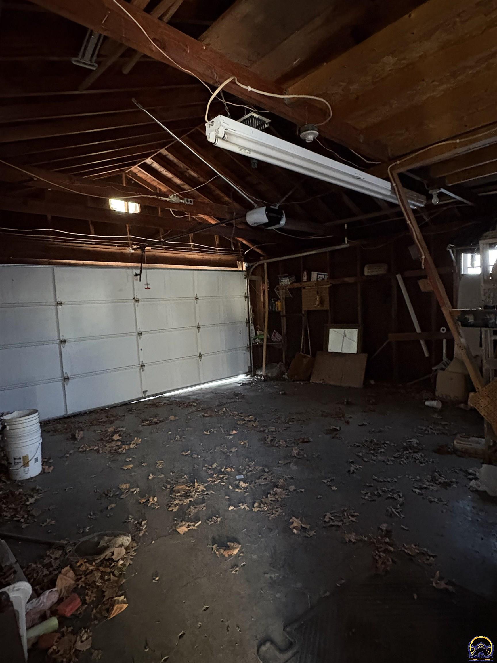 Topeka, Kansas 66604, United States, 2 Bedrooms Bedrooms, ,2 BathroomsBathrooms,Residential,Pending,9791